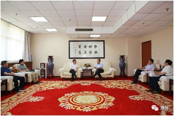 集團(tuán)董事長(zhǎng)、總裁劉裕前往濟(jì)南大學(xué)進(jìn)行工作訪問