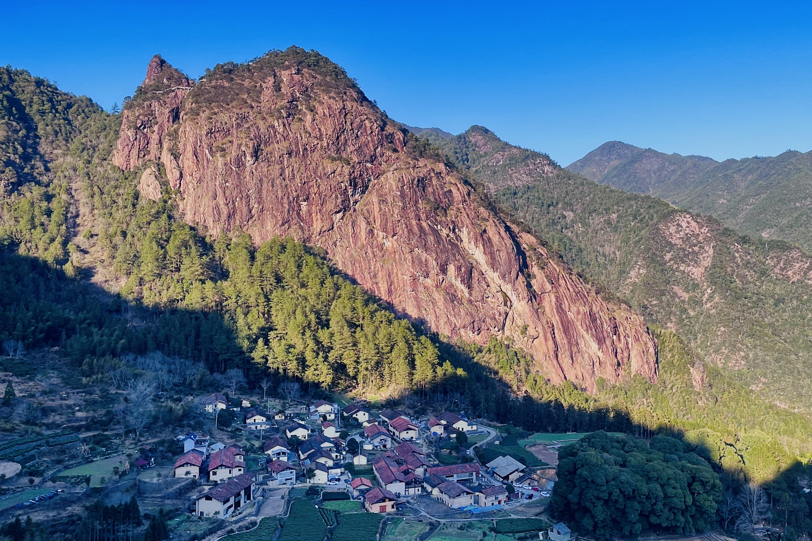 樂(lè)領(lǐng)·旗山俠隱榮登第八屆黑松露年度精品民宿榜